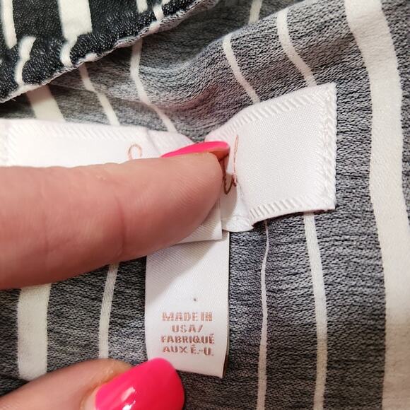 Scripted Women's Gray & White Striped One Shoulder Layered Ruffle Top Size SM US - Picture 6 of 9